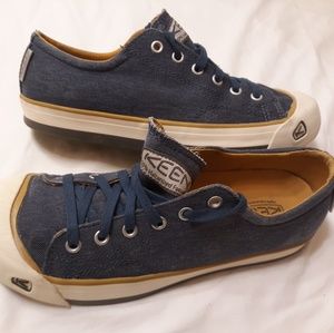 Keen sneakers shoes size 9